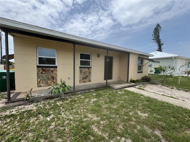 3445 Lucerne Terrace in Port Charlotte, FL - Building Photo - Building Photo