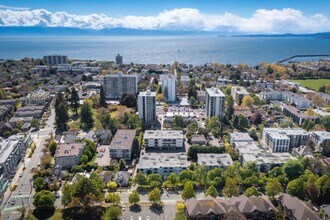 477 Superior St in Victoria, BC - Building Photo - Building Photo