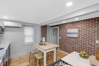 7 Summer St in Newburyport, MA - Building Photo - Building Photo