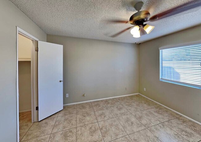 7123 W Flower St in Phoenix, AZ - Building Photo - Building Photo