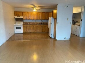 813 Bannister St in Honolulu, HI - Building Photo - Building Photo