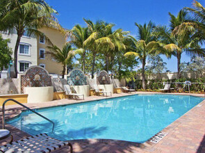 255 NE 3rd Ave, Unit 503 in Delray Beach, FL - Foto de edificio - Building Photo