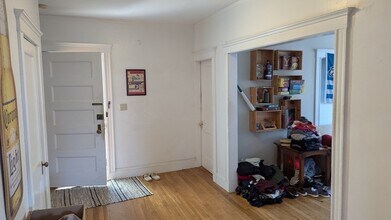 187 Winthrop Rd, Unit 3 in Brookline, MA - Building Photo - Building Photo