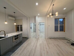 202 28th St in Union City, NJ - Building Photo - Building Photo