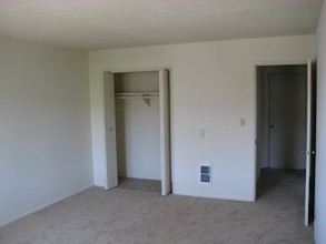 Riviera Holiday in Redondo Beach, CA - Building Photo - Interior Photo