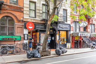 120 Macdougal St in New York, NY - Building Photo - Building Photo