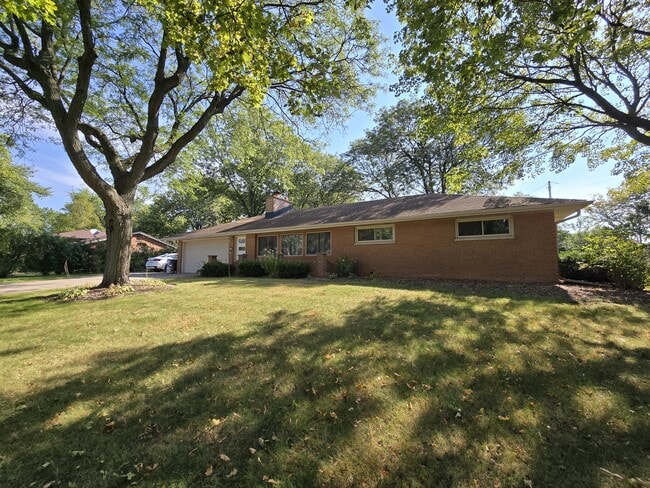 property at 3600 Goetz Dr