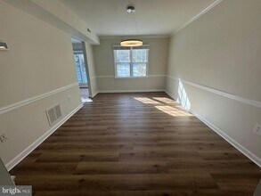 9207 Hunting Pines Pl in Fairfax, VA - Building Photo - Building Photo