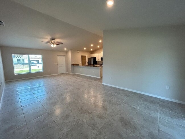 1513 NE 35th Ln in Cape Coral, FL - Building Photo - Building Photo