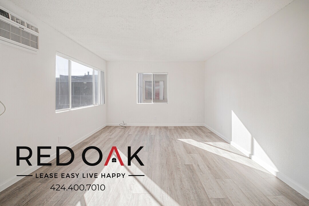 9260 Palm St in Bellflower, CA - Building Photo