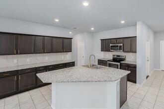 811 Emerald Dr in Princeton, TX - Foto de edificio - Building Photo