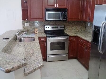 2445 SW 18th Terrace in Fort Lauderdale, FL - Building Photo