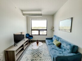 1261 8th St in West Des Moines, IA - Building Photo