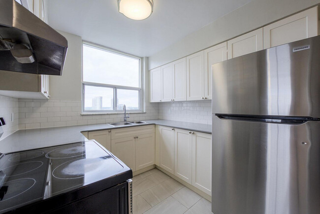 Queen Margaret II in Kitchener, ON - Building Photo - Building Photo