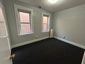 14 Ridge Rd, Unit 3rd floor in North Arlington, NJ - Building Photo - Building Photo