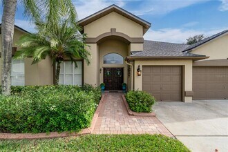 3829 Spruce Pine Dr in Valrico, FL - Building Photo - Building Photo