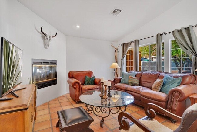 52030 Avenida Madero in La Quinta, CA - Building Photo - Building Photo