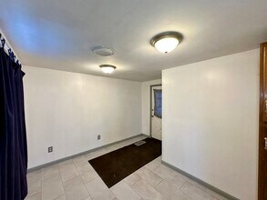 923 Franklin Ave in New Castle, PA - Foto de edificio - Building Photo