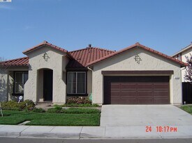 37297 Aleppo Dr in Newark, CA - Building Photo