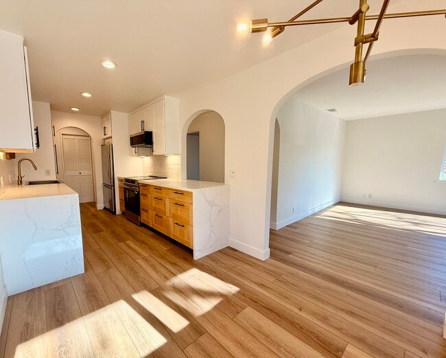 496 Sherwood Way, Unit Apartment 3