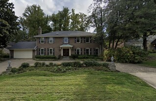 6100 Eastview St in Bethesda, MD - Building Photo