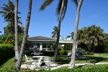 200 Inlet Way in Palm Beach Shores, FL - Building Photo