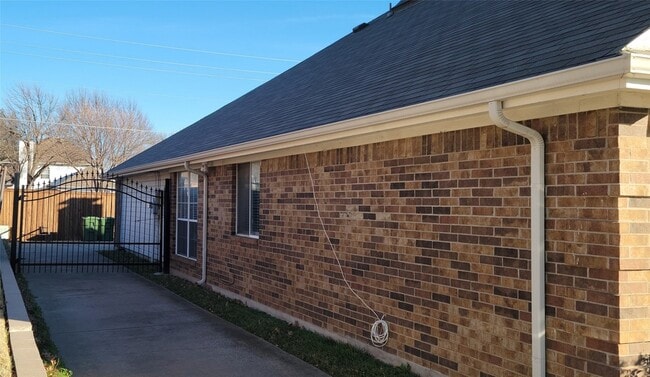 3306 Ashleaf Dr in Carrollton, TX - Building Photo - Building Photo