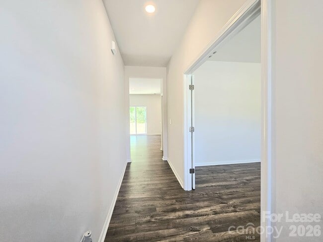 3854 Rosewood Dr in Mount Holly, NC - Building Photo - Building Photo