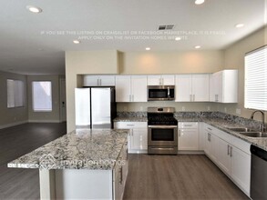 6905 Gothic Marigold St in Las Vegas, NV - Building Photo - Building Photo