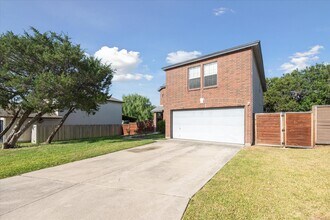 10110 Silver Br in San Antonio, TX - Foto de edificio - Building Photo