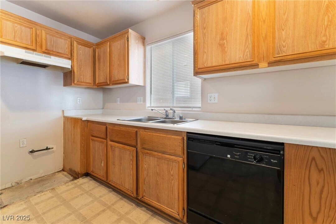 3684 Hidden Beach Ct in Las Vegas, NV - Building Photo