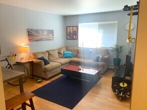 1466 N. Farwell Avenue in Milwaukee, WI - Building Photo - Interior Photo