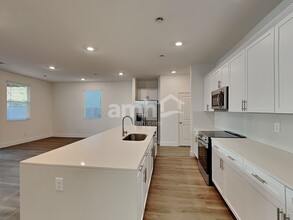 5735 Morgans Mile St in Las Vegas, NV - Building Photo - Building Photo