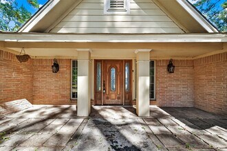 1810 Indian Shores Rd in Crosby, TX - Building Photo - Building Photo