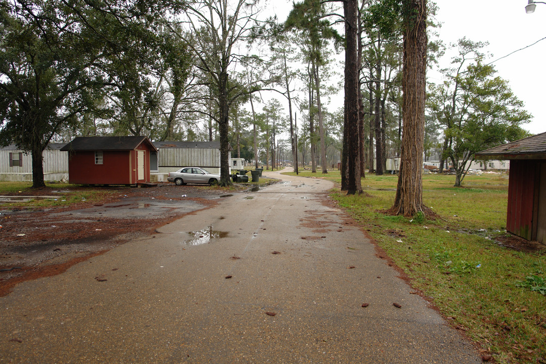 2226 Old Highway 171 in Lake Charles, LA - Foto de edificio