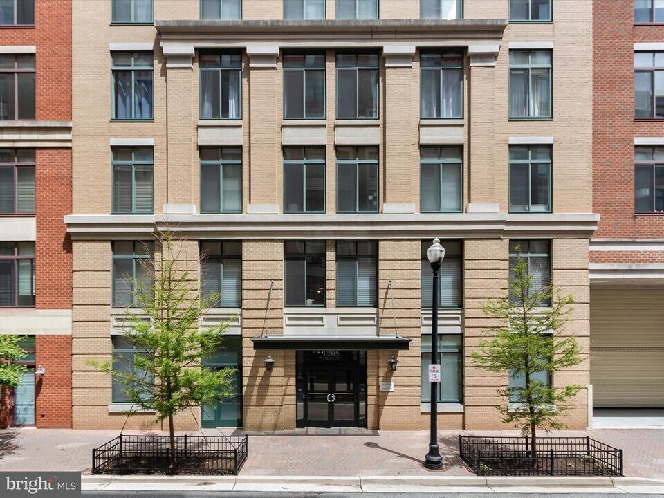 1205 N Garfield St in Arlington, VA - Building Photo