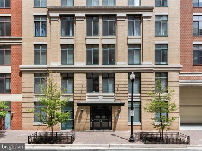 property at 1205 N Garfield St