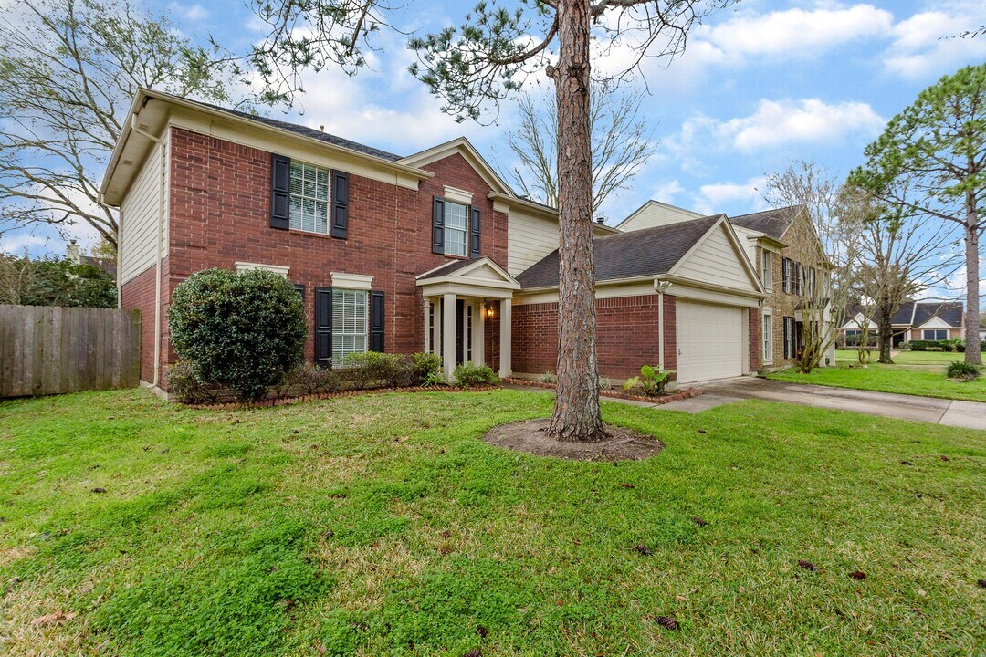 1123 Cascade Creek Dr in Katy, TX - Foto de edificio