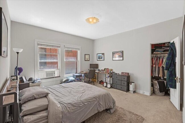 429 W Wellington Ave in Chicago, IL - Building Photo - Building Photo