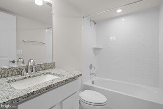 208 Chianti Ter SE in Leesburg, VA - Building Photo - Building Photo