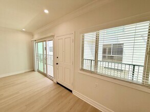 11711 Goshen Ave in Los Angeles, CA - Building Photo - Building Photo