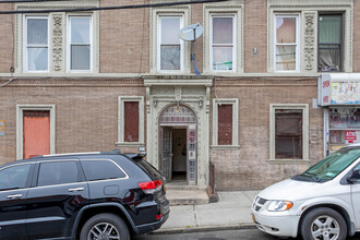 575 E 139th St in Bronx, NY - Building Photo - Building Photo