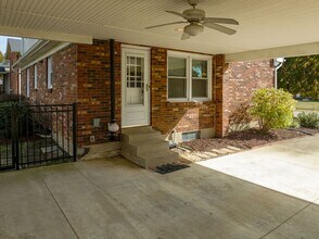 9903 Welshpool Ct in Louisville, KY - Building Photo - Building Photo