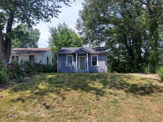 property at 2887 Woodlawn Terrace