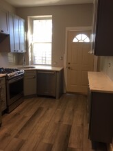1511 W Addison St, Unit middle in Chicago, IL - Building Photo - Building Photo