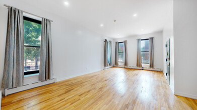 259 Lenox Ave in New York, NY - Building Photo - Building Photo
