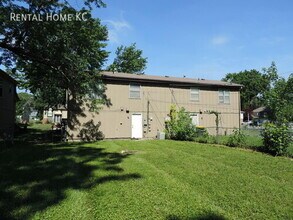 9311 Switzer St in Overland Park, KS - Building Photo - Building Photo
