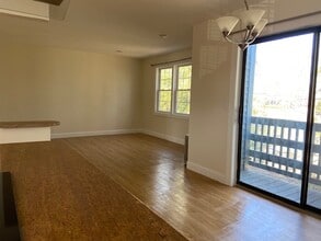 158 N Twin Oaks Ter, Unit 158 in South Burlington, VT - Building Photo - Building Photo