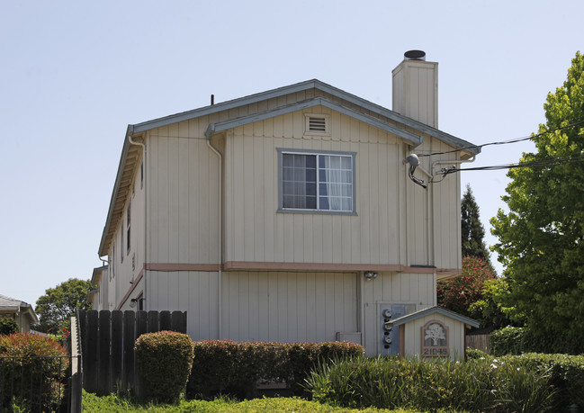 21046 Baker Rd in Castro Valley, CA - Building Photo - Building Photo