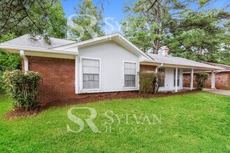 4946 Hanging Oak Dr in Jackson, MS - Building Photo - Building Photo
